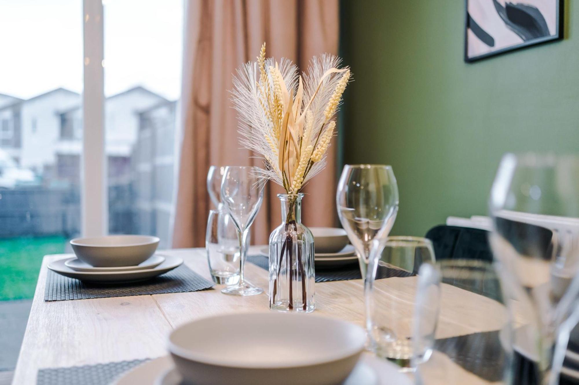 Vila Rest&Recharge At A Spacious Townhouse By The Etihad Manchester Exteriér fotografie