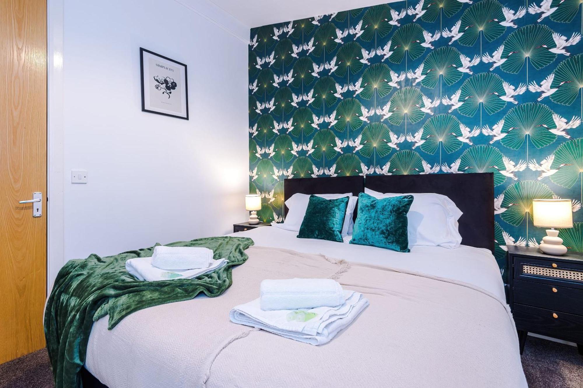 Vila Rest&Recharge At A Spacious Townhouse By The Etihad Manchester Exteriér fotografie